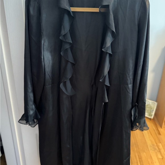 NWOT, GORGEOUS, Oscar de la Renta-Fine Label Black Nightgown & Robe. NEVER WORN - Picture 2 of 16